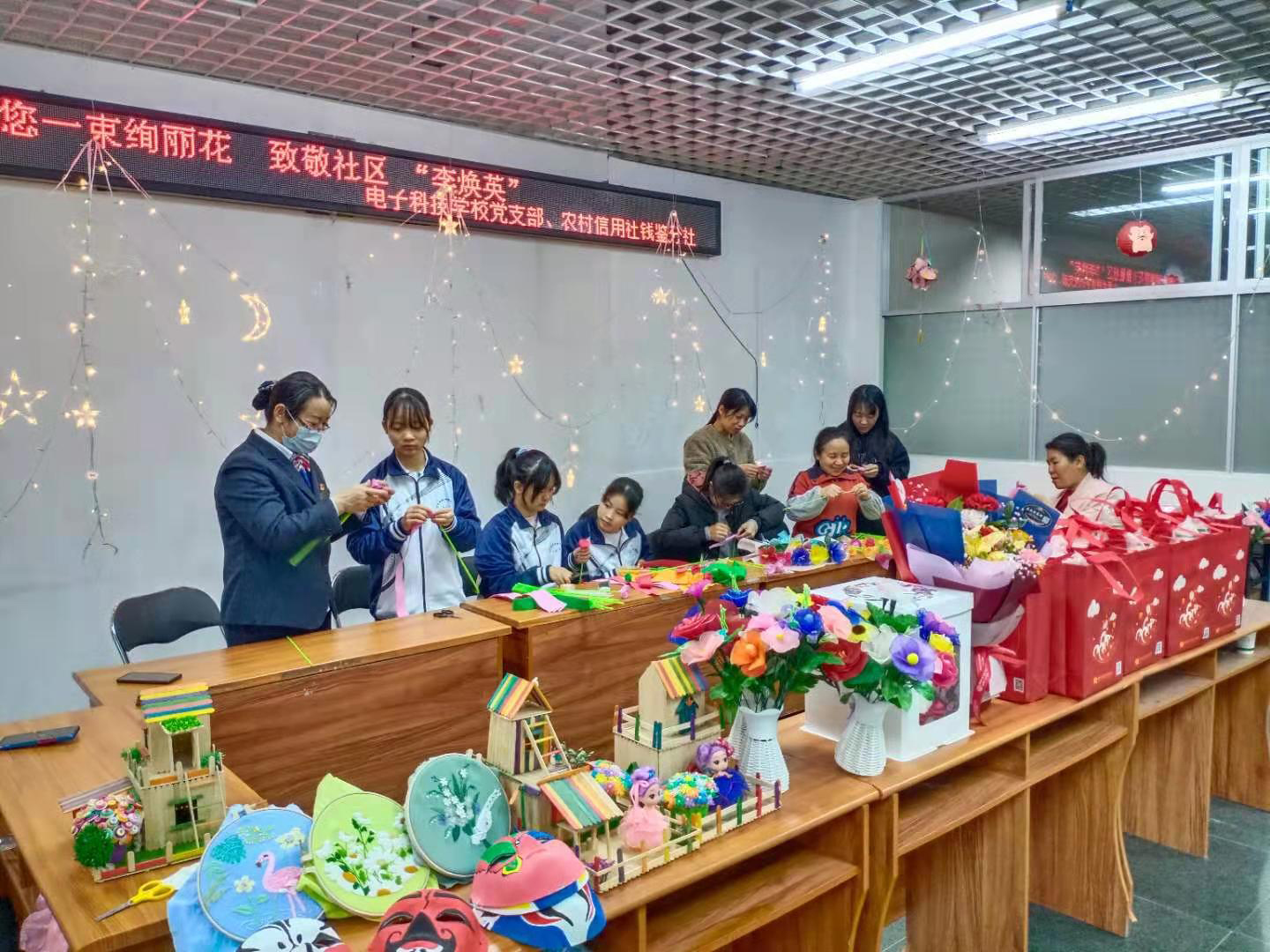 三八婦女節(jié)，將最美的鮮花送給“媽媽”！