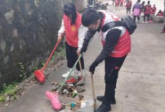弘揚(yáng)雷鋒精神，社區(qū)清潔我先行！